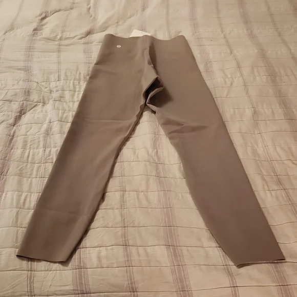 Glow Up SHR Tight - Picture 2 of 14